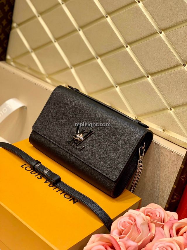 LOUIS VUITTON-M56088 루이비통 블랙 카프스킨 락미 클러치