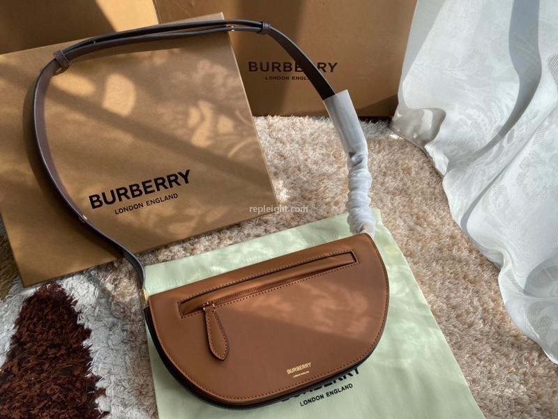 BURBERRY-80347071 버버리 탠 송아지 가죽 스몰 레더 올림피아 백