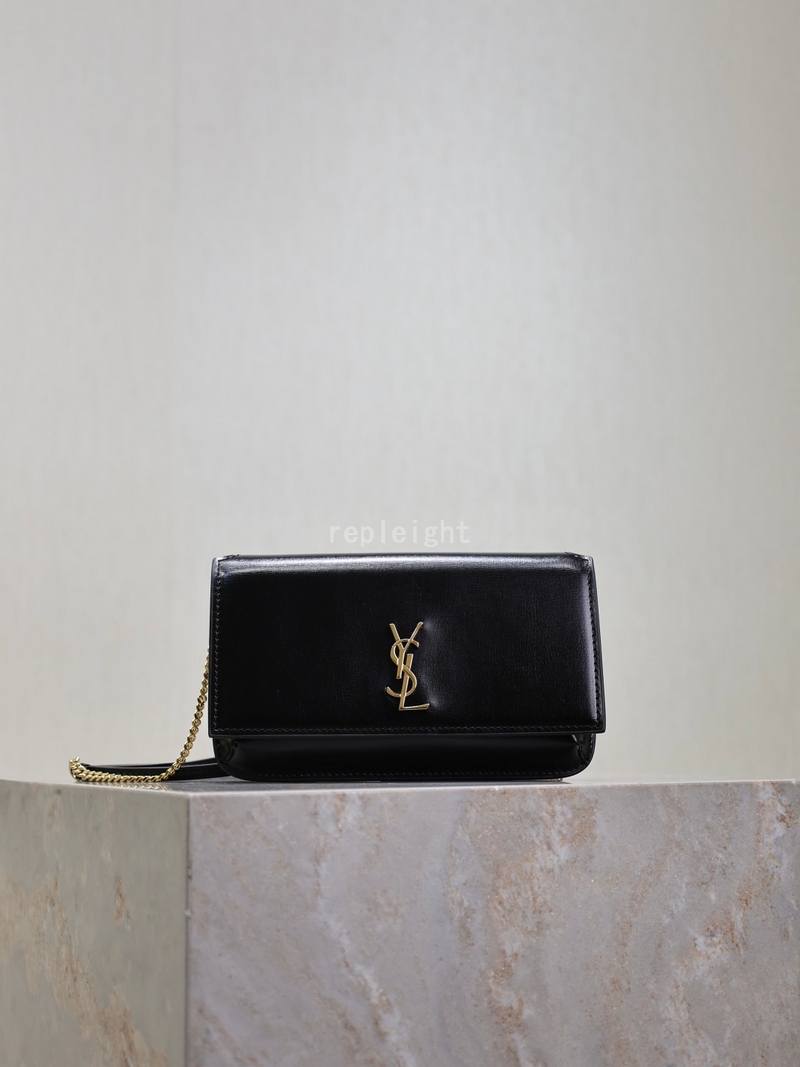 YSL-6350950U40J1000 스트랩이 달린 스무스 모노그램 휴대폰 케이스