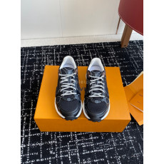 LOUIS VUITTON- 루이비통 1AHOFD LV 올림피아 스니커즈 (남여공용)