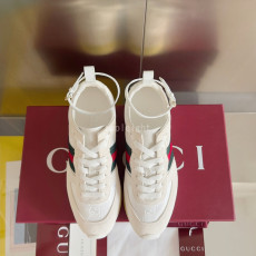 GUCCI- 구찌 832918 AAEZM 9067  여성 구찌 리-모션 스니커즈