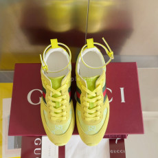 GUCCI- 구찌 832918 AAEZM 3548  여성 구찌 리-모션 스니커즈
