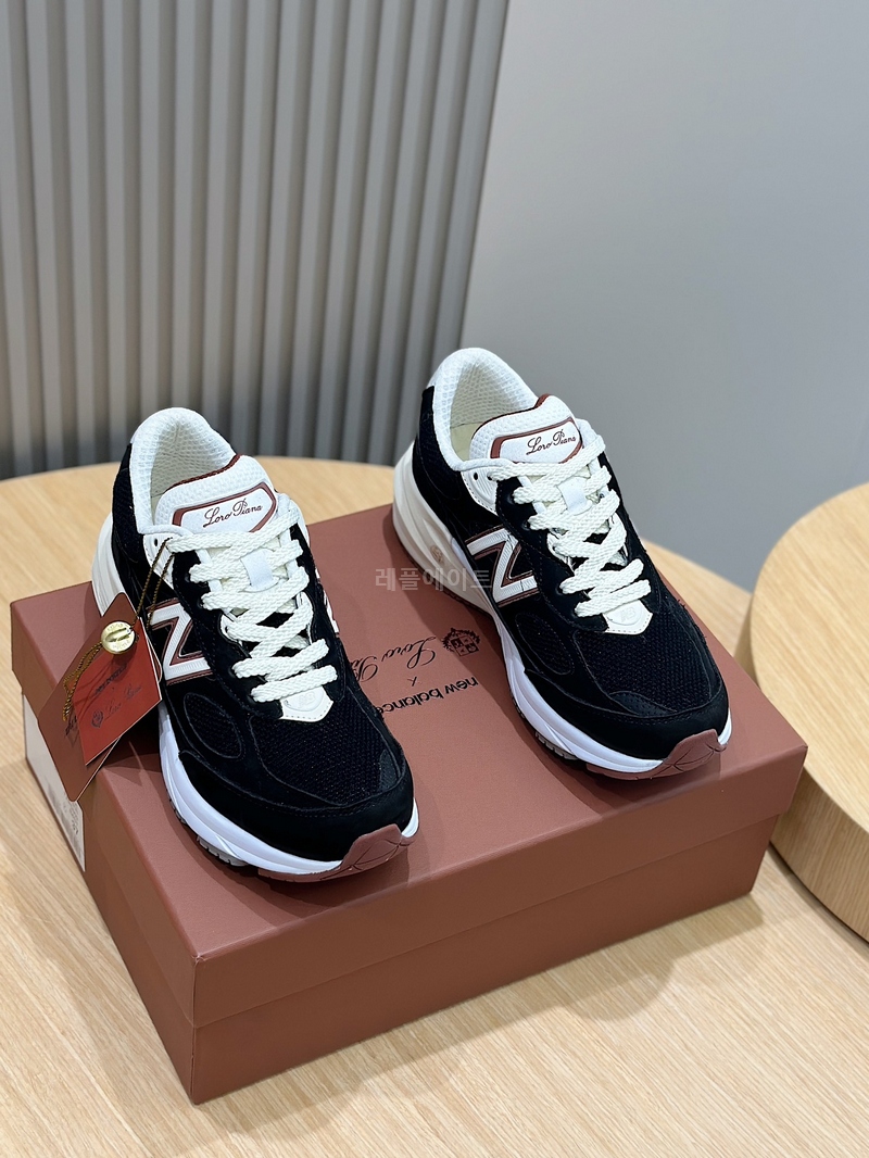 로로피아나-LORO PIANA - 뉴발란스 x 로로 피아나 990v6 메이드 인 USA 크림 (남여공용)