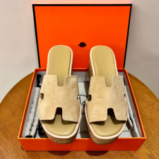 에르메스-HERMES H232150ZvD1360 Eze 30 sandal 에르메스 에제30 슬리퍼 샌들