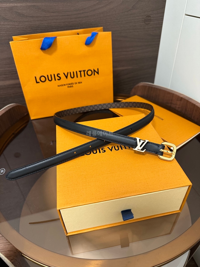 LOUIS VUITTON-루이비통 M8898Y LV Darling Ard 15mm Belt