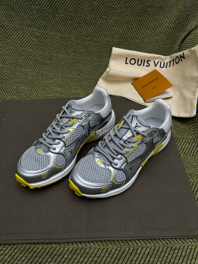 LOUIS VUITTON- 루이비통 1AHOVU LV Olympia Sneaker (여성)