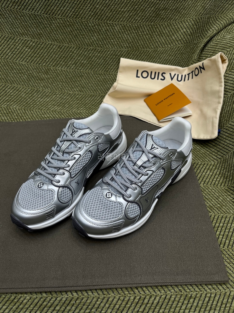 LOUIS VUITTON- 루이비통1AHOHZ Icon LV Olympia Sneaker (여성)