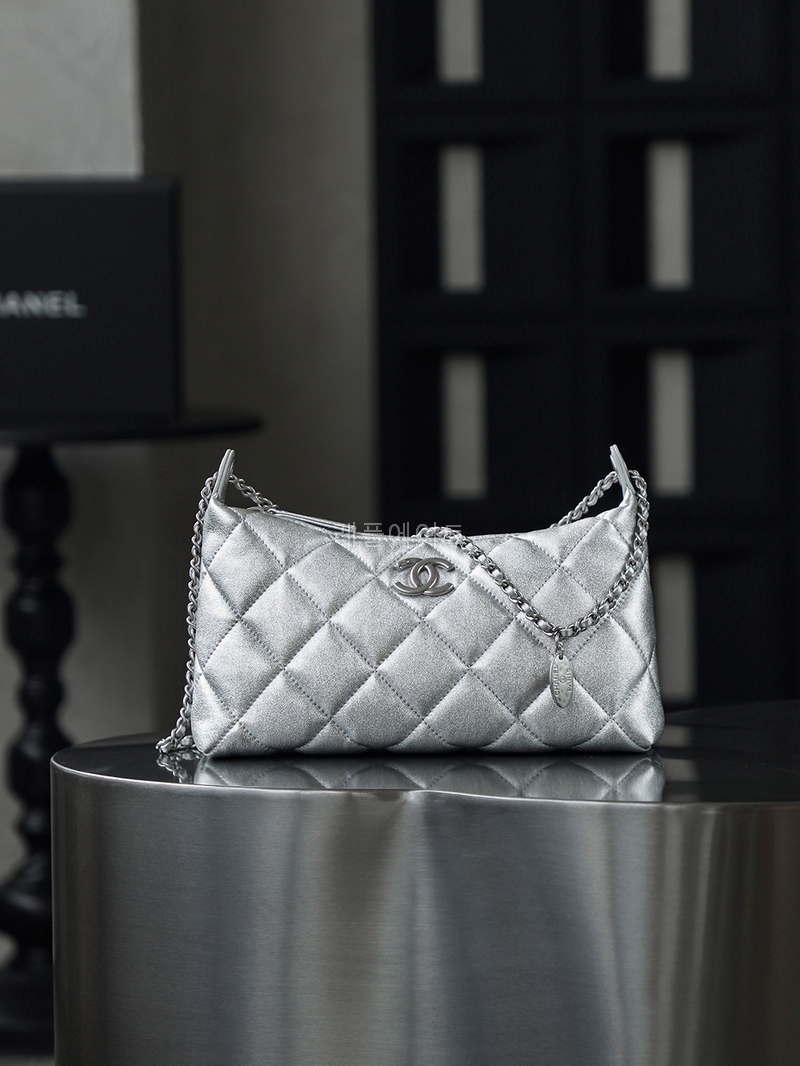 샤넬 호보 백 메탈릭 송아지 가죽 실버 메탈